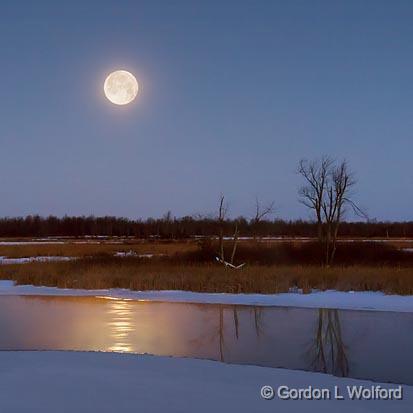 Winter Moonset_05004-6.jpg - Photographed along the Rideau Canal Waterway at Smiths Falls, Ontario, Canada.